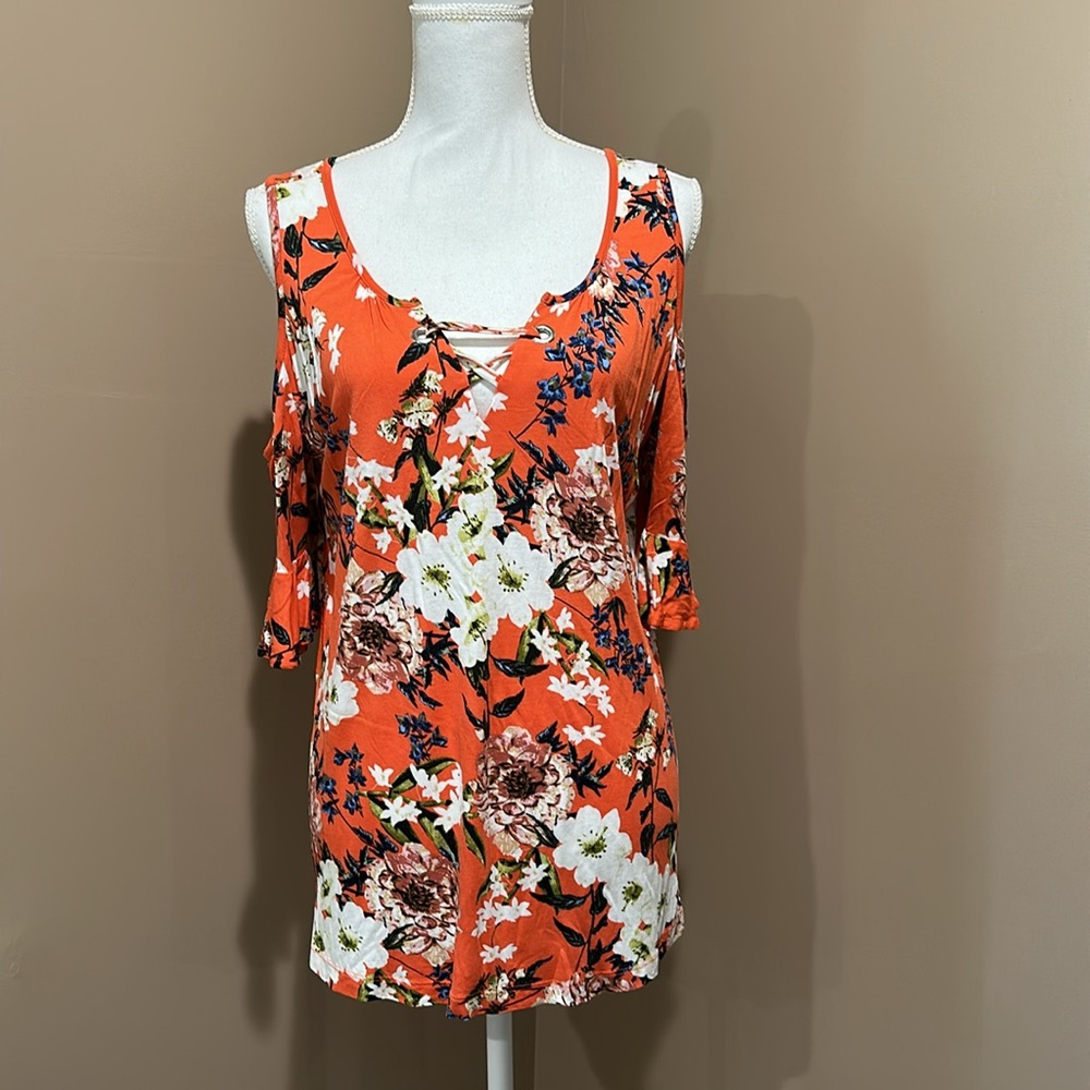 VENUS Floral Print Cold Shoulder Top - Picture 9 of 12